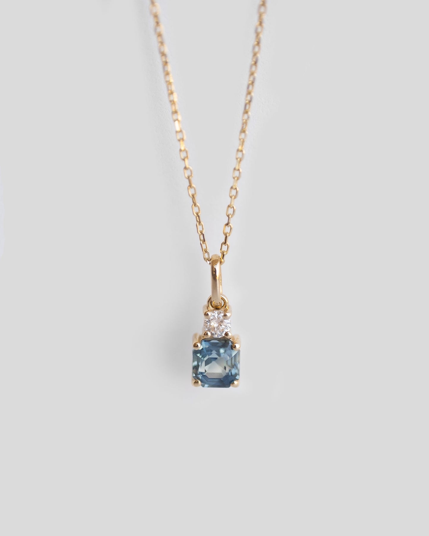 Sapphire And Diamond Necklace