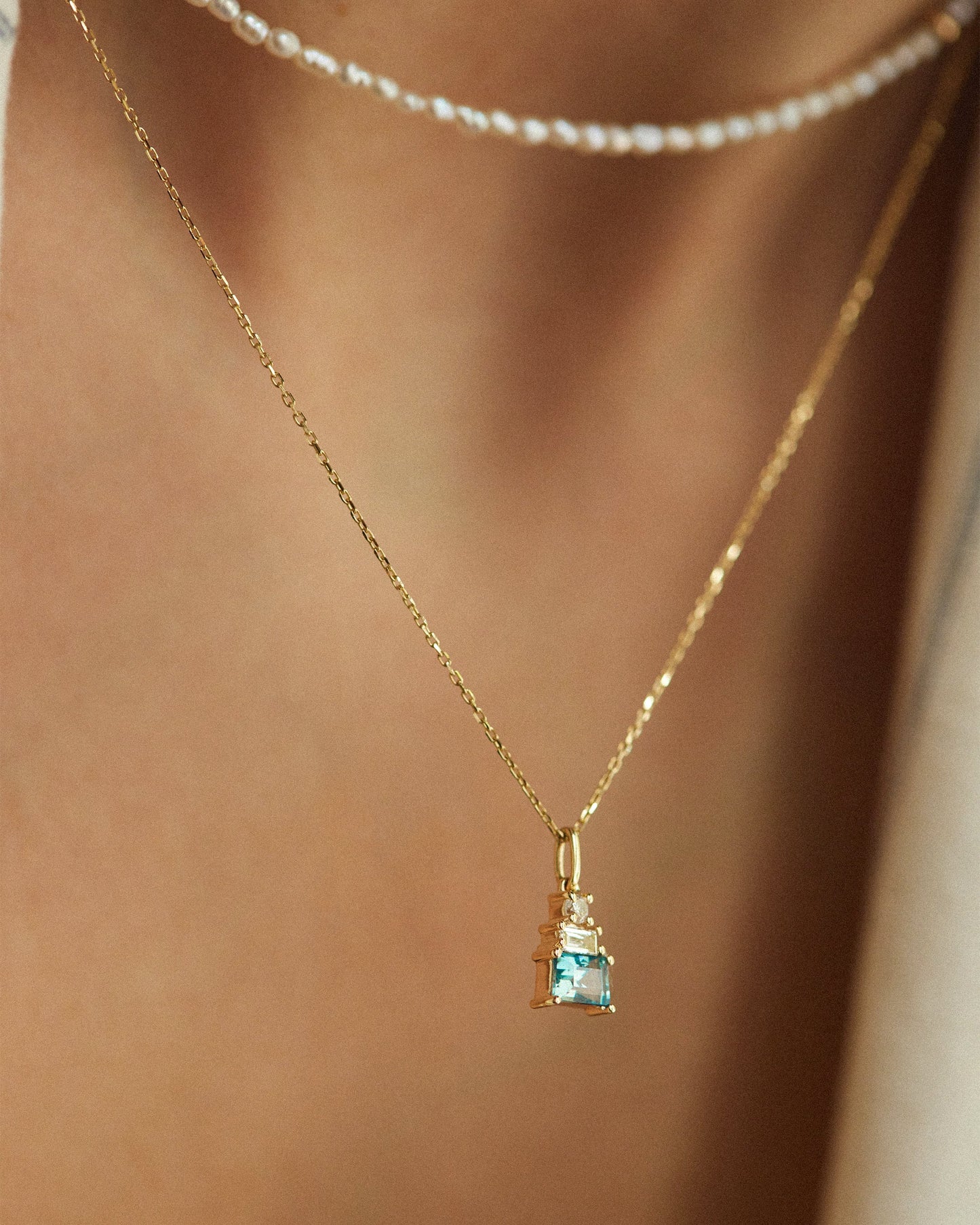 Sapphire And Diamonds Pendant Necklace