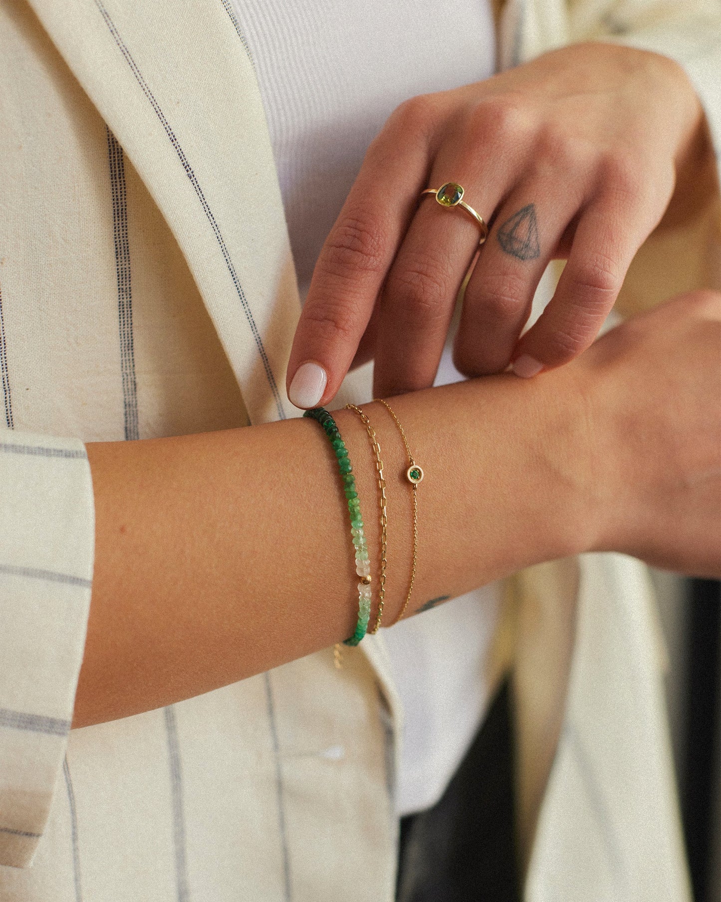 14K Solid Gold Shaded Emerald Bracelet