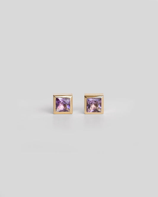 gold stud earrings with amethyst, square earrings with purple gemstone