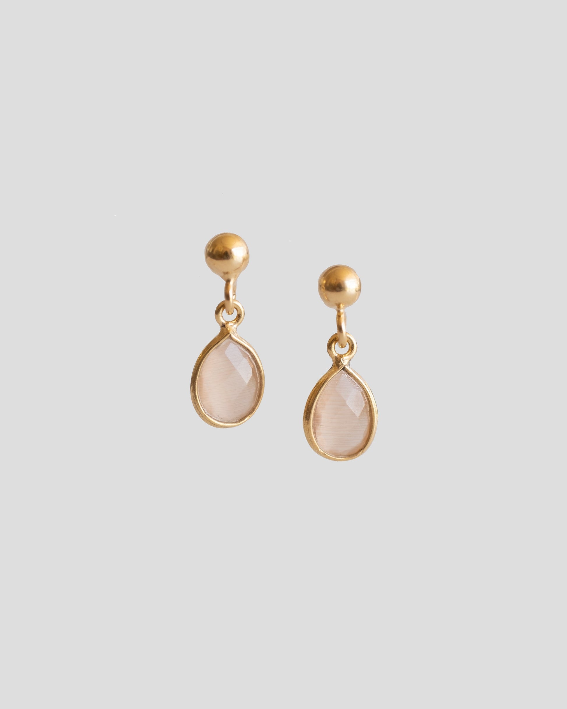 vermeil stud earrigns with lighr beige gemstone and gold plated ball 