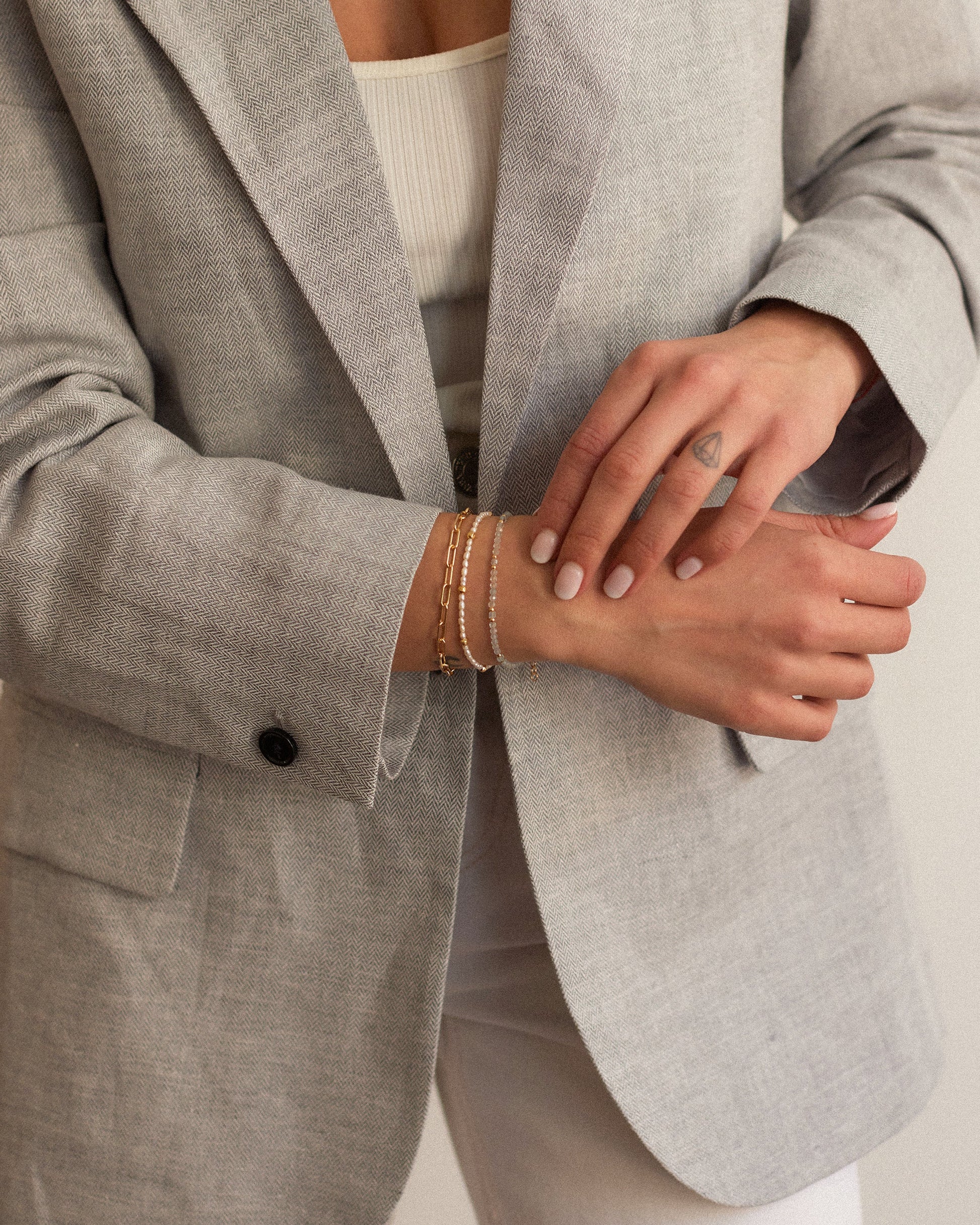 gold vermeil chain bracelet, small pearls bracelet, bracelet with aquamarine beads, tiny aquamarine 