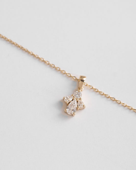Pear Shaped Diamonds Necklace