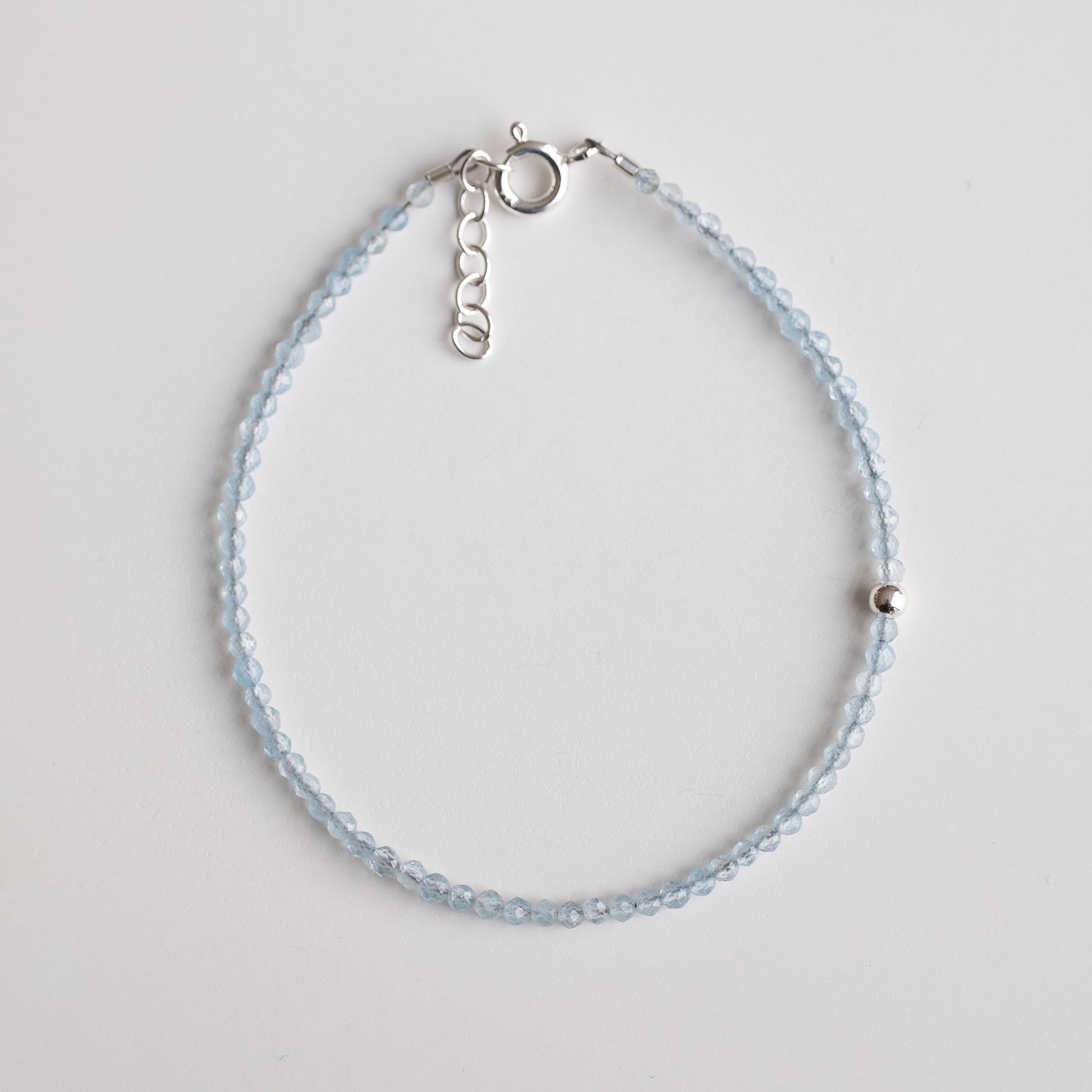 tiny aquamarine bracelet, silver aquamarine bracelet, delicate light blue beaded bracelet